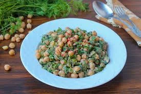 Nohutlu tahinli salata: kitapçığın 34. sayfasındaki yemek görseli